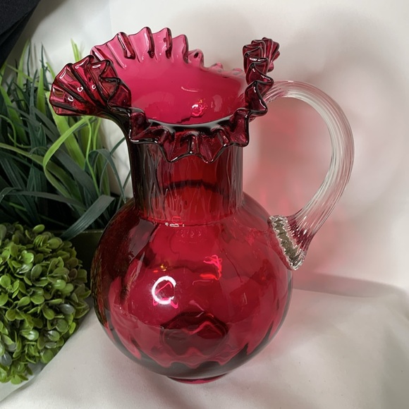Large Fenton cranberry swirl ruffled optic glass pitcher - Picture 3 of 11